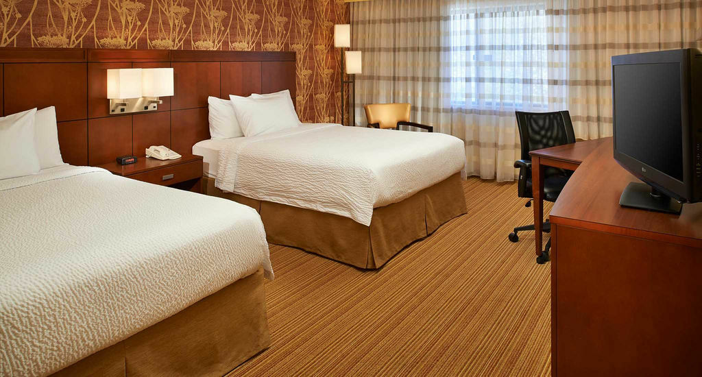 Courtyard Detroit Utica Hotell Eksteriør bilde